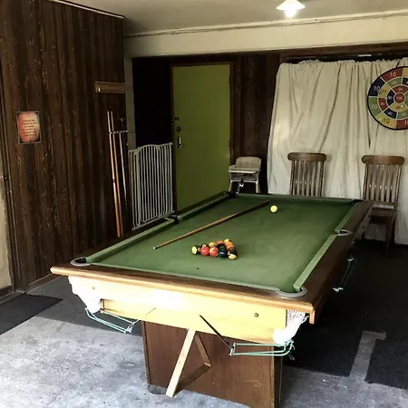 Guest Wing - Family Friendly Spa & Games Room